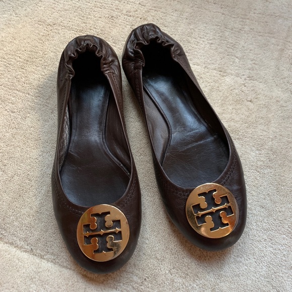 Tory Burch 💕Reva Brown Leather Emblem Logo Flats - Picture 2 of 8